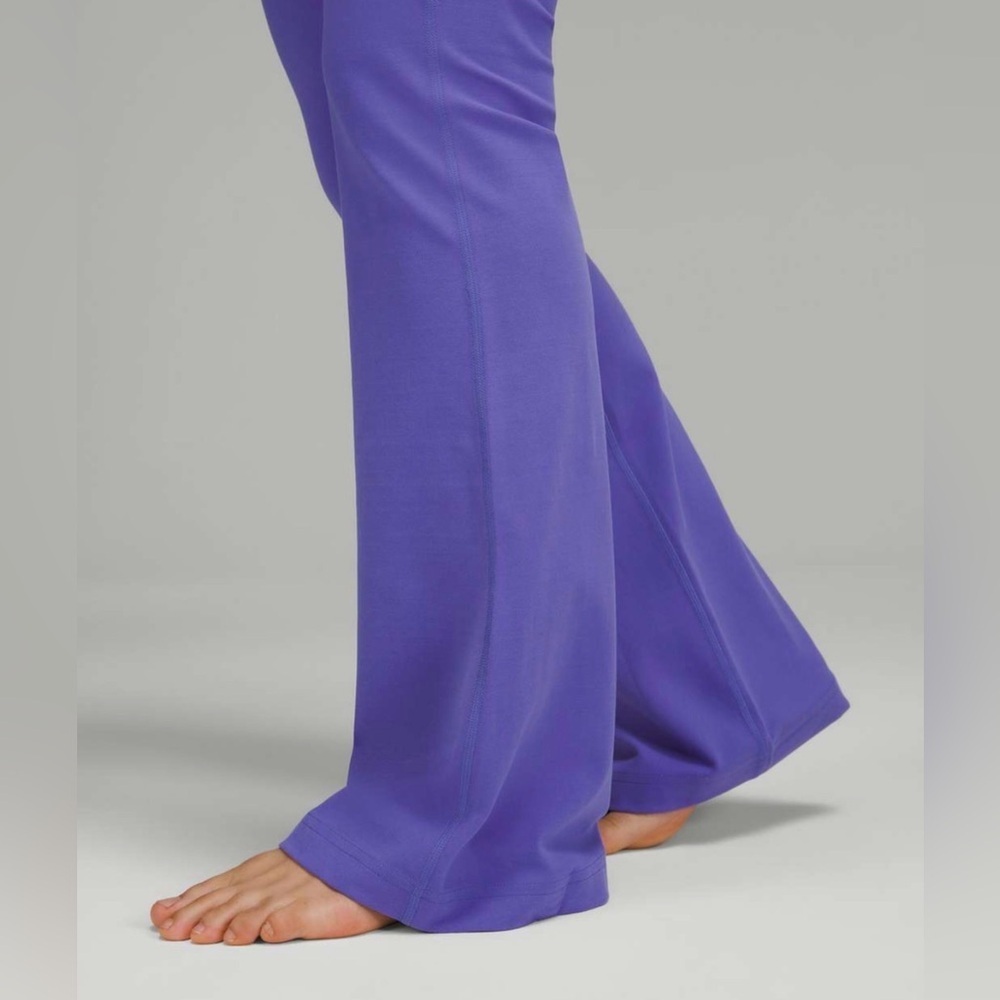 Lululemon - 2022 Groove Super-High-Rise Flared Pant Nulu - Picture 4 of 9
